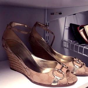 GUCCI WEDGE SHOES SIZE 8